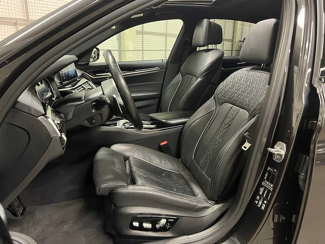 Bmw m550i xdrive high executive m-sport 462pk 2018 5-serie, n-650-kn - afbeelding 27 van  71