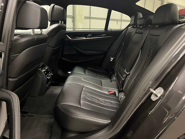 Bmw m550i xdrive high executive m-sport 462pk 2018 5-serie, n-650-kn - afbeelding 32 van  71