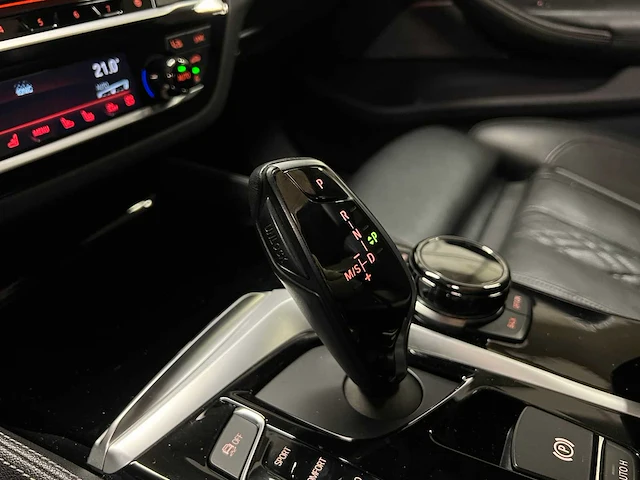 Bmw m550i xdrive high executive m-sport 462pk 2018 5-serie, n-650-kn - afbeelding 49 van  71