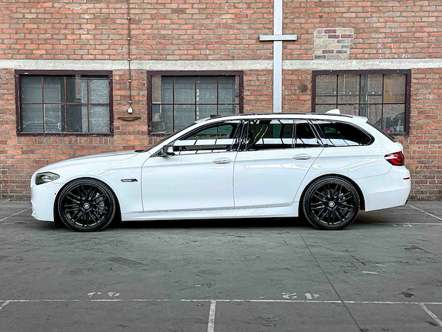 Bmw m550xd touring m-sport f11 381pk 2012 5-serie, gbn-87-t - afbeelding 9 van  51