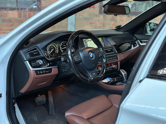 Bmw m550xd touring m-sport f11 381pk 2012 5-serie, gbn-87-t - afbeelding 10 van  51