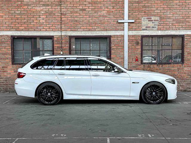 Bmw m550xd touring m-sport f11 381pk 2012 5-serie, gbn-87-t - afbeelding 50 van  51