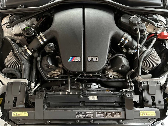 Bmw m6 5.0 v10 e63 507pk 2006 6-serie coupe youngtimer - afbeelding 37 van  39