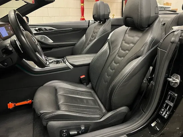 Bmw m850i xdrive 4.4 v8 high executive g14530pk 2019 -orig. nl- cabriolet 8-serie, zb-634-s - afbeelding 68 van  83