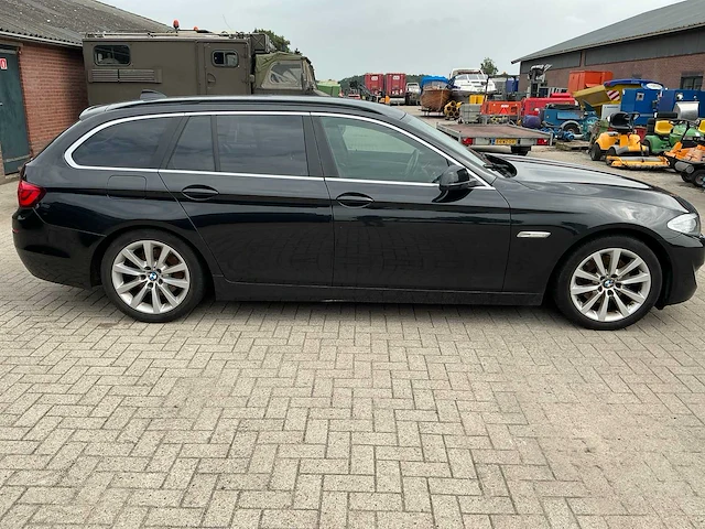 Bmw stationwagen personenauto - afbeelding 34 van  39