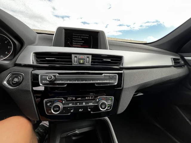 Bmw x1 (f48) 2.0 d sdrive18 150, 2015 - afbeelding 2 van  24