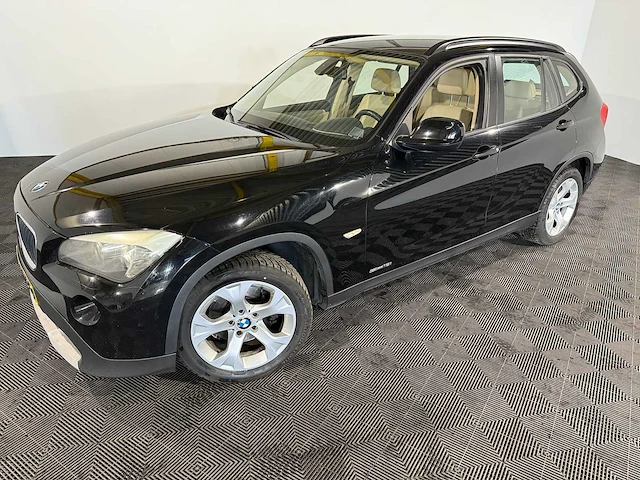 Bmw x1 sdrive18i executive, 02-nbr-4 - afbeelding 1 van  13