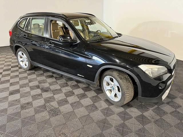 Bmw x1 sdrive18i executive, 02-nbr-4 - afbeelding 10 van  13