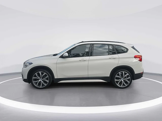 Bmw x1 sdrive18i executive 2018 | st-228-z - afbeelding 34 van  36