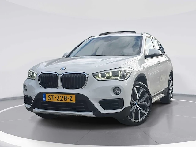 Bmw x1 sdrive18i executive 2018 | st-228-z - afbeelding 1 van  36