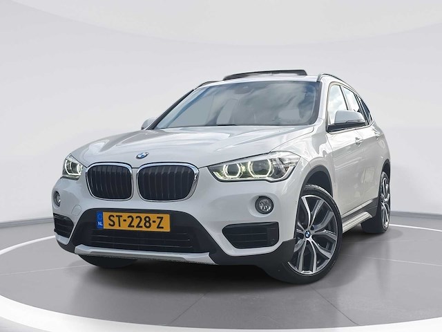 Bmw x1 sdrive18i executive 2018 | st-228-z - afbeelding 1 van  36