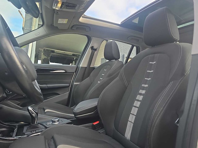 Bmw x1 sdrive18i executive 2018 | st-228-z - afbeelding 31 van  36