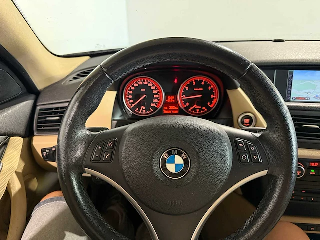Bmw x1 sdrive18i executive, 86-nsz-3 - afbeelding 2 van  13