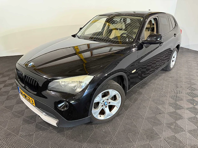 Bmw x1 sdrive18i executive, 86-nsz-3 - afbeelding 1 van  13