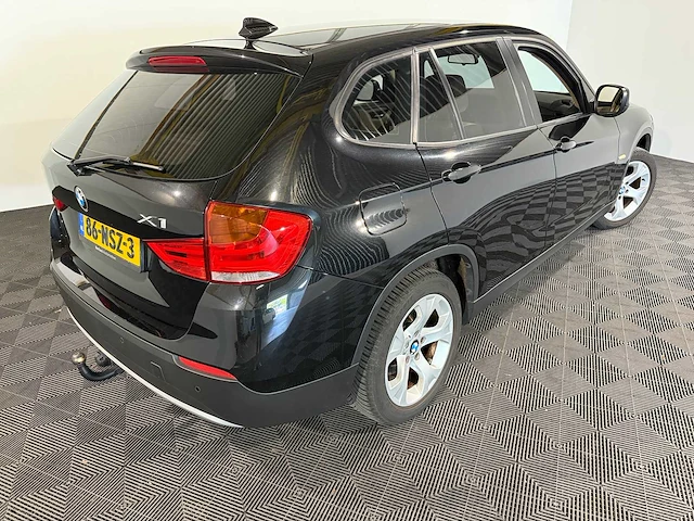 Bmw x1 sdrive18i executive, 86-nsz-3 - afbeelding 9 van  13