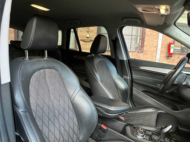 Bmw x1 sdrive18i high executive 136pk 2019, s-795-vz - afbeelding 35 van  42