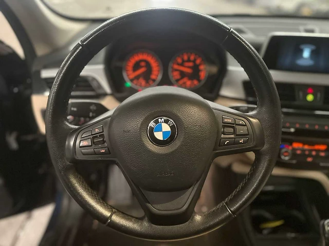 Bmw x1 sdrive18i high executive automaat; l-739-kx - afbeelding 3 van  15