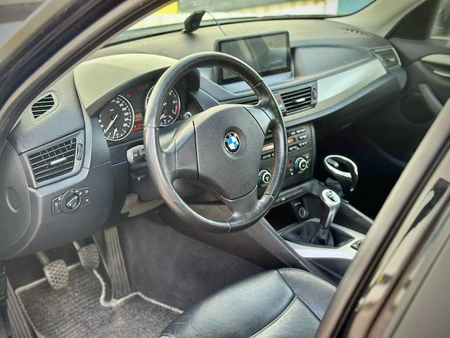 Bmw x1 sdrive18i, j-668-rh - afbeelding 14 van  17