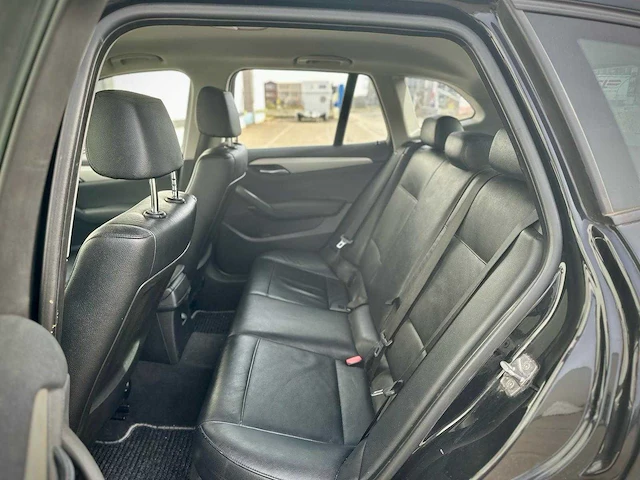 Bmw x1 sdrive18i, j-668-rh - afbeelding 16 van  17