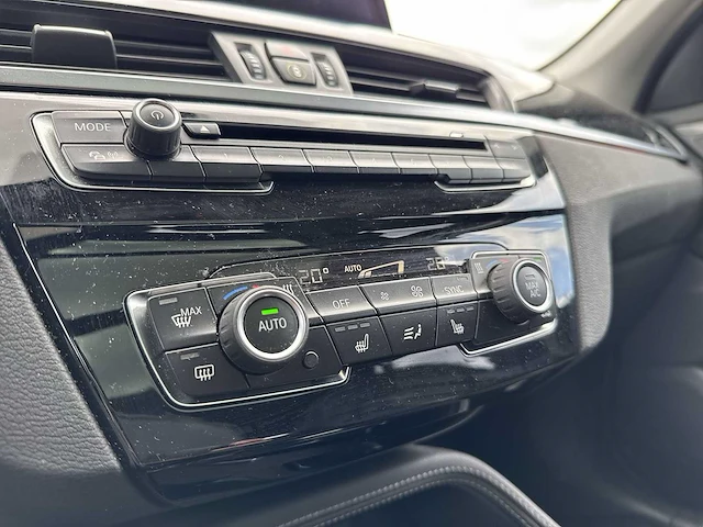 Bmw x1 sdrive20i high executive 2018 | l-896-dn - afbeelding 10 van  35