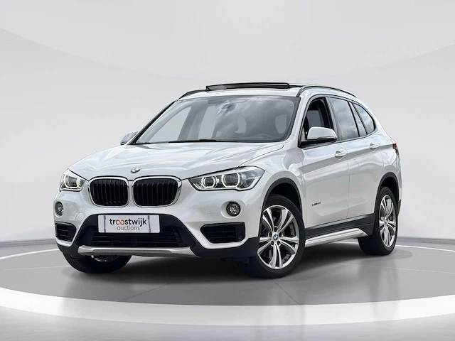 Bmw x1 sdrive20i high executive 2018 | l-896-dn - afbeelding 1 van  35