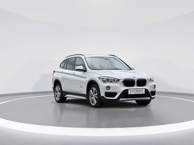 Bmw x1 sdrive20i high executive 2018 | l-896-dn - afbeelding 12 van  35