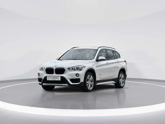 Bmw x1 sdrive20i high executive 2018 | l-896-dn - afbeelding 30 van  35