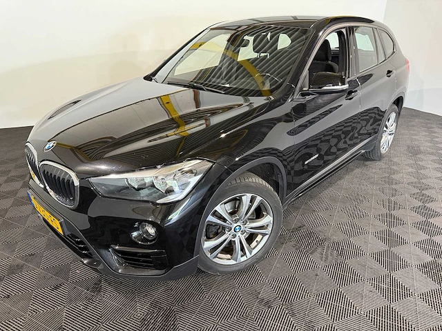 Bmw x1 sdrive20i, j-730-fs - afbeelding 1 van  17