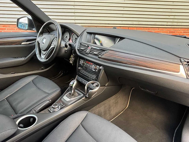 Bmw x1 xdrive28i high executive automaat, kv-186-v - afbeelding 27 van  27