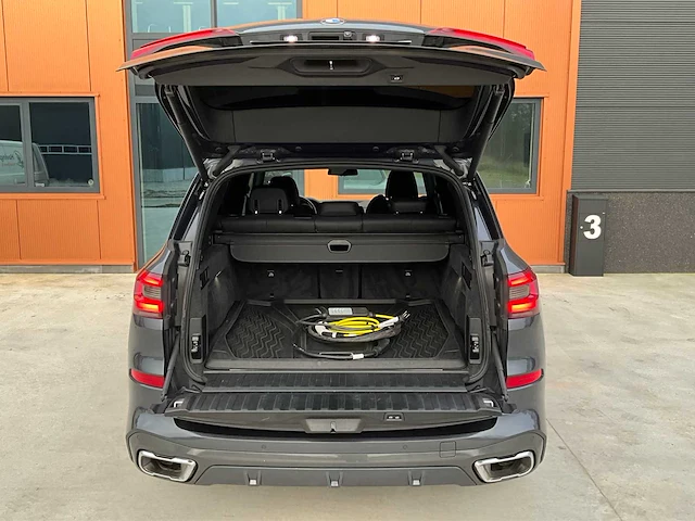 Bmw x5 45e xdrive g05 m sport phev / plug-in hybrid suv / personenauto - afbeelding 2 van  48