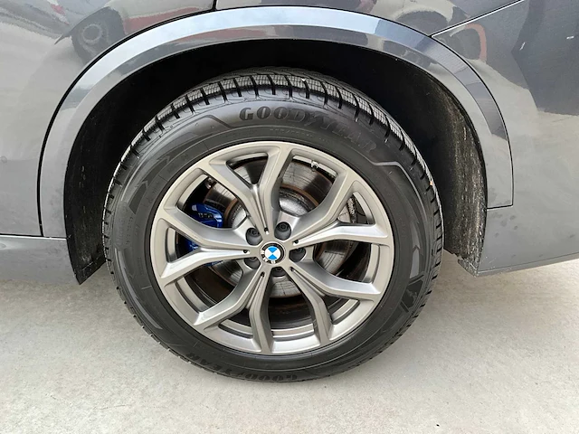 Bmw x5 45e xdrive g05 m sport phev / plug-in hybrid suv / personenauto - afbeelding 38 van  48