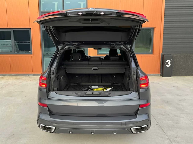 Bmw x5 45e xdrive g05 m sport phev / plug-in hybrid suv / personenauto - afbeelding 48 van  48