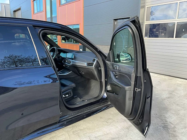Bmw x5 45e xdrive m sport personenauto - afbeelding 42 van  87