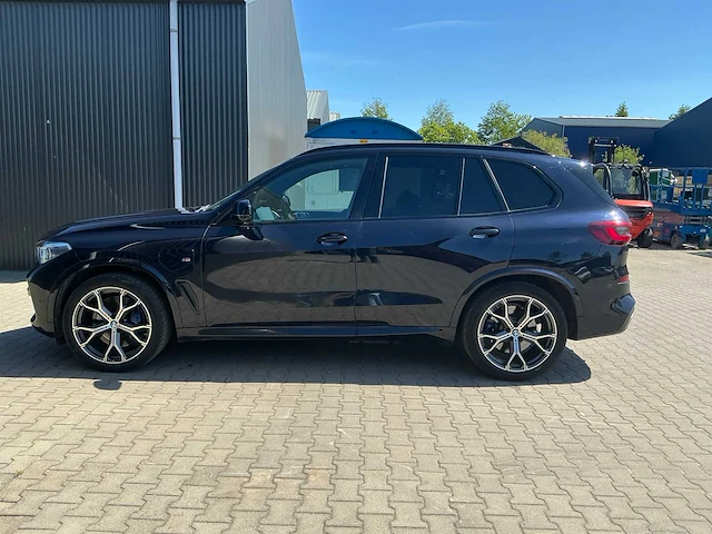 Bmw x5 45e xdrive m sport personenauto - afbeelding 34 van  87