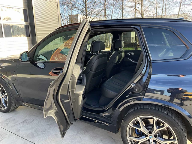 Bmw x5 45e xdrive m sport personenauto - afbeelding 48 van  87