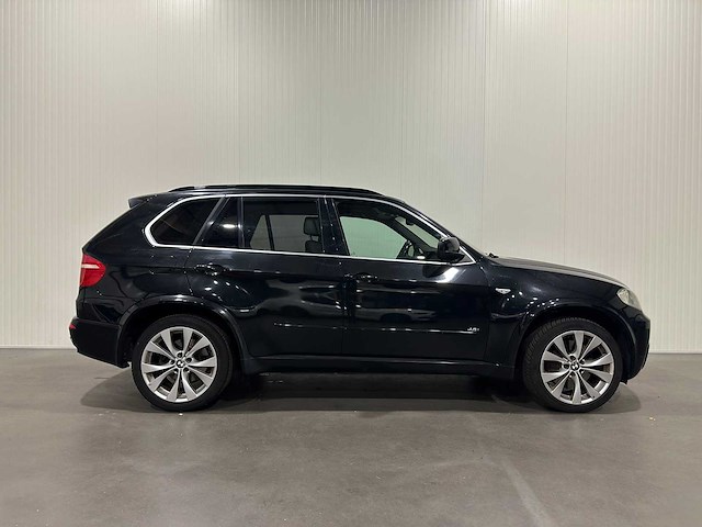 Bmw x5 xdrive 4.8i v8 youngtimer t-133-xr - afbeelding 27 van  30
