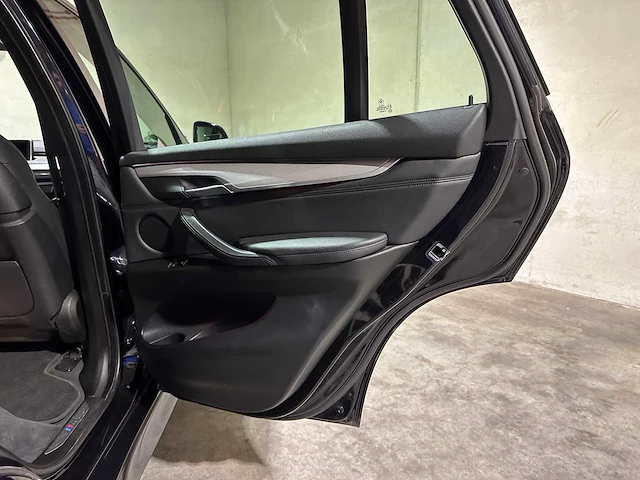 Bmw x5 xdrive30d high executive m-sport 258pk 2014, 8-thz-86 - afbeelding 31 van  43