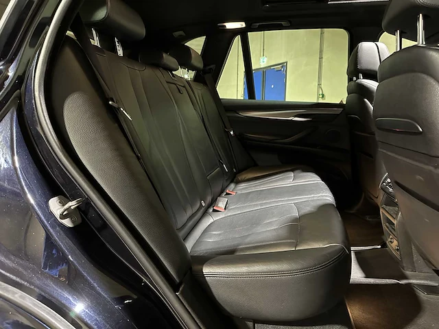 Bmw x5 xdrive30d high executive m-sport 258pk 2014, 8-thz-86 - afbeelding 32 van  43