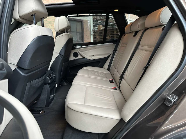 Bmw x5 xdrive35i high executive e70 306pk 2012, 83-tgt-5 - afbeelding 28 van  45