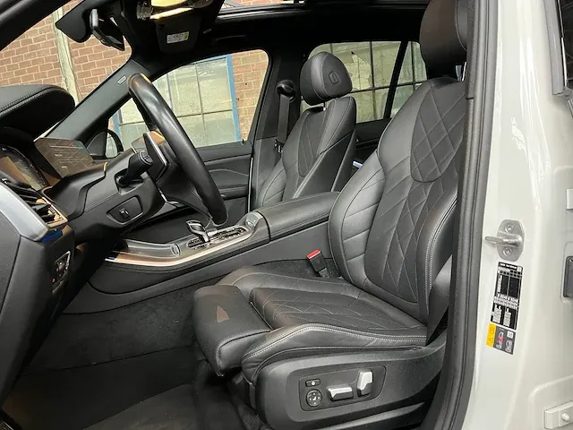 Bmw x5 xdrive45e m-sport high executive 394pk 2022, x-076-hz -fabrieksgarantie - afbeelding 51 van  70