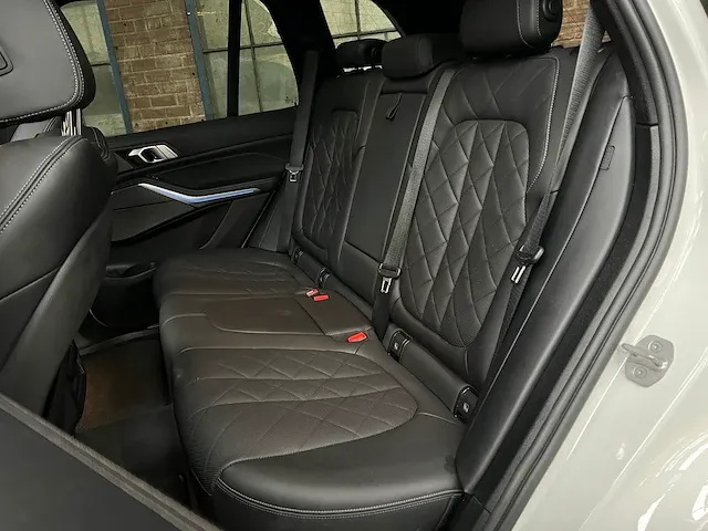 Bmw x5 xdrive45e m-sport high executive 394pk 2022, x-076-hz -fabrieksgarantie - afbeelding 52 van  70