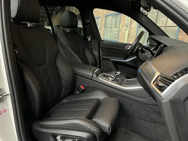 Bmw x5 xdrive45e m-sport high executive 394pk 2022, x-076-hz -fabrieksgarantie - afbeelding 57 van  70