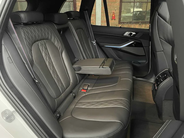 Bmw x5 xdrive50e hybrid m-sport 489pk 2024, gsn-60-j (fabrieksgarantie) - afbeelding 100 van  104