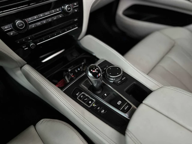 Bmw x5m 4.4 v8 m-sport f85 576pk 2015 - afbeelding 27 van  59
