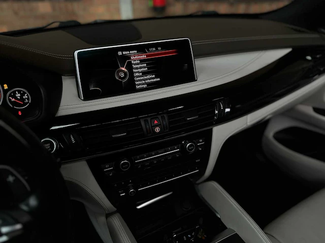 Bmw x5m 4.4 v8 m-sport f85 576pk 2015 - afbeelding 28 van  59