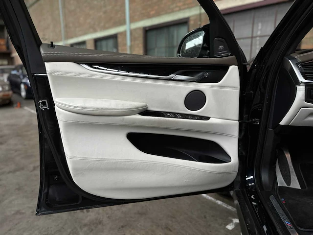 Bmw x5m 4.4 v8 m-sport f85 576pk 2015 - afbeelding 35 van  59