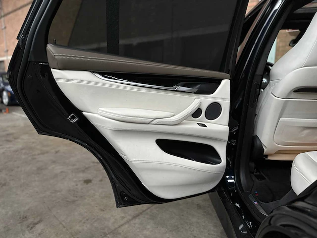 Bmw x5m 4.4 v8 m-sport f85 576pk 2015 - afbeelding 39 van  59