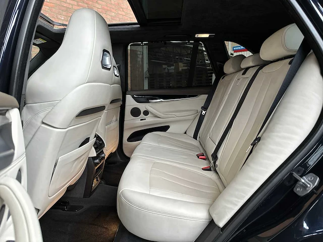 Bmw x5m 4.4 v8 m-sport f85 576pk 2015 - afbeelding 40 van  59