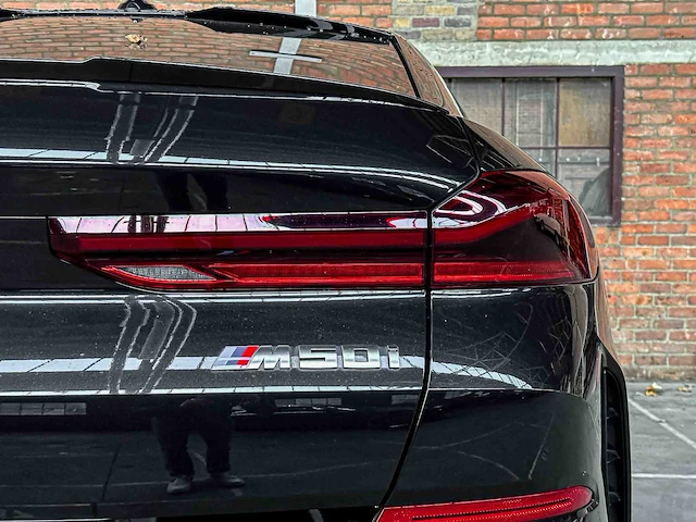 Bmw x6 m50i xdrive 4.4 v8 high executive 530pk 2023 (origineel-nl + 1e eigenaar), s-666-jn - afbeelding 6 van  83