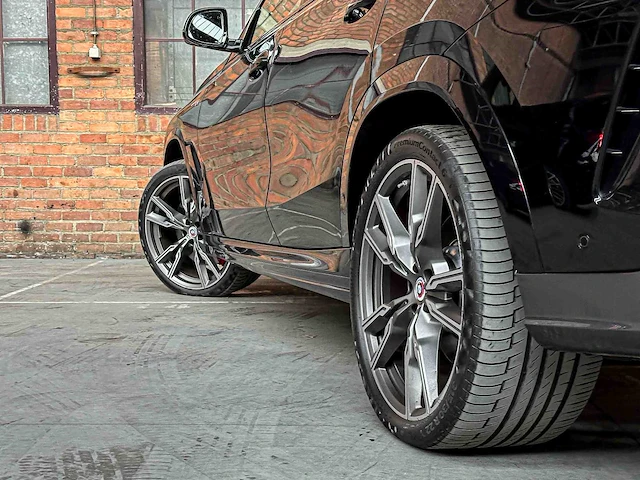 Bmw x6 m50i xdrive 4.4 v8 high executive 530pk 2023 (origineel-nl + 1e eigenaar), s-666-jn - afbeelding 9 van  83